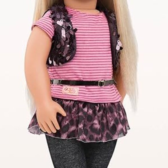 Our Generation Layla Read & Play Set - Picture 2 of 15